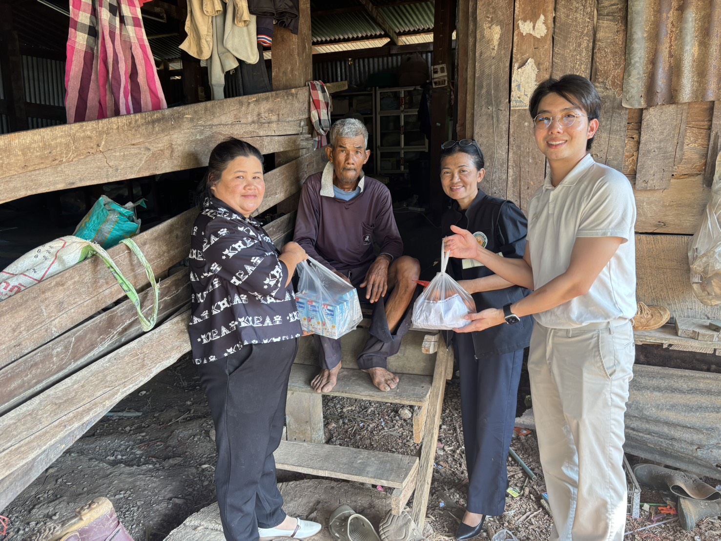 ✨ พช.วังน้ำเขียว ลงพื้นที่ติดตามและช่วยเหลือครัวเรือนตกเกณฑ์ TPMAP ดูแลใกล้ชิด เสริมพลังครัวเรือน สร้างโอกาสพึ่งพาตนเองอย่างยั่งยืน 🤝