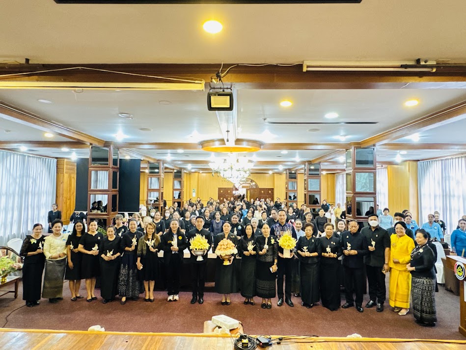 💜 พช.วังน้ำเขียว ร่วมโครงการ “รวมพลังสตรีถวายราชสดุดี สืบสานปณิธานอัตลักษณ์ผ้าไทย” รวมพลังองค์กรสตรี ประดิษฐ์ดอกไม้จันทน์ สร้างความรัก ความสามัคคี และต่อยอดสู่การสร้างอาชีพในชุมชน 🌸